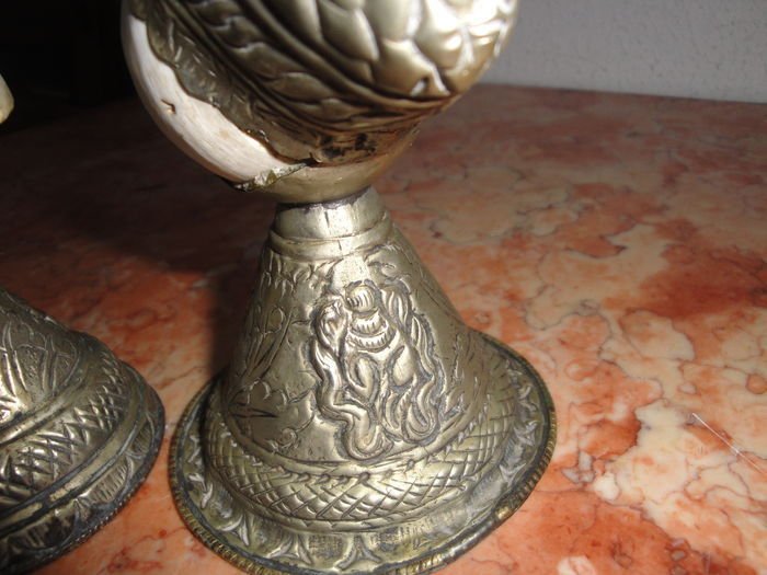 Pair of sea shells and birds carved in white metal* - Early to mid 20th century.