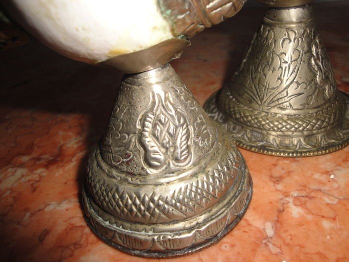 Pair of sea shells and birds carved in white metal* - Early to mid 20th century.