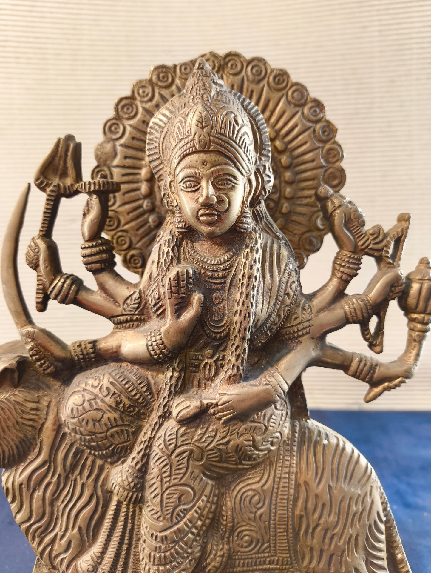 Durga with Tiger - Statue - Patinated bronze - India - Second half of the 20th century