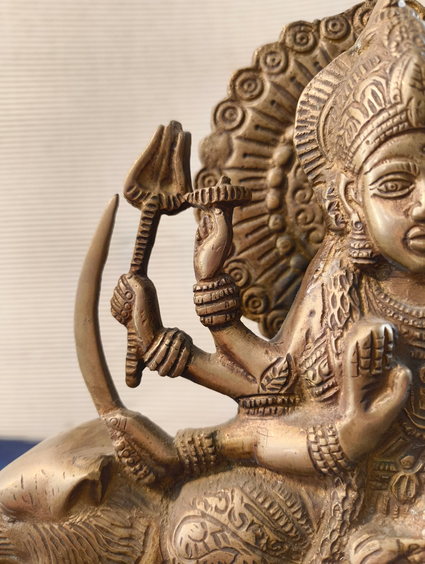 Durga with Tiger - Statue - Patinated bronze - India - Second half of the 20th century