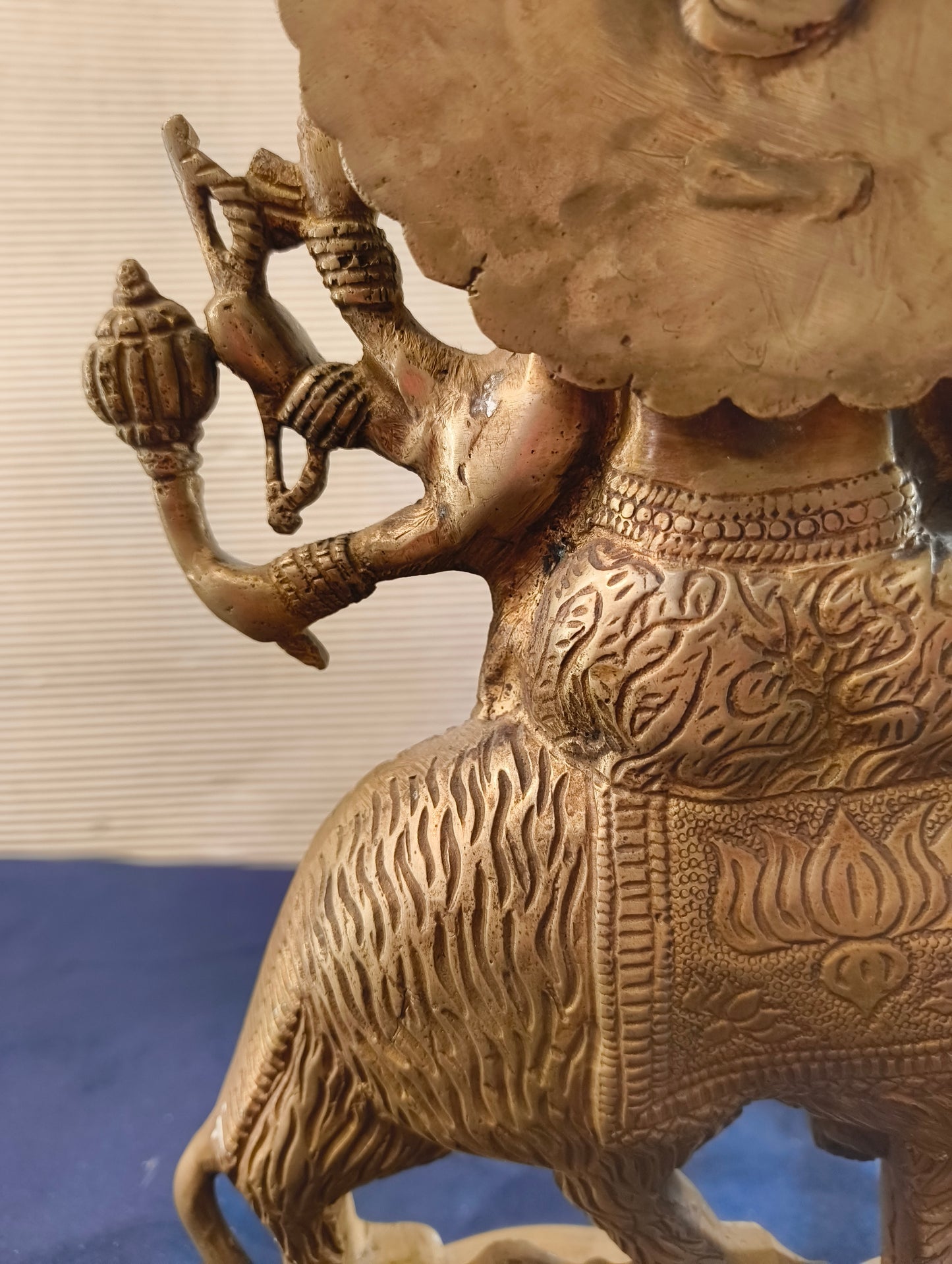 Durga with Tiger - Statue - Patinated bronze - India - Second half of the 20th century