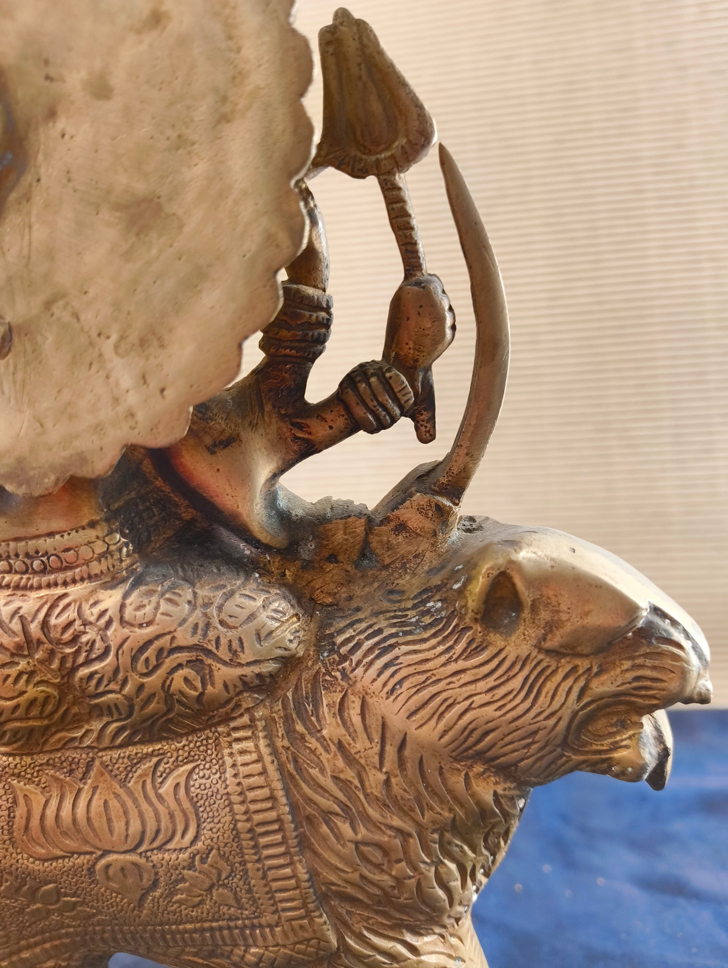 Durga with Tiger - Statue - Patinated bronze - India - Second half of the 20th century