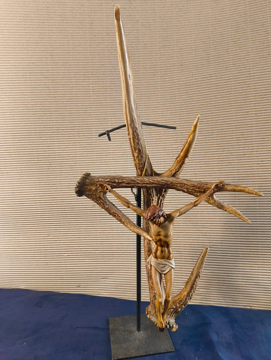 Crucifix avec bois de cerf rouge - Forêt-Noire - Allemagne