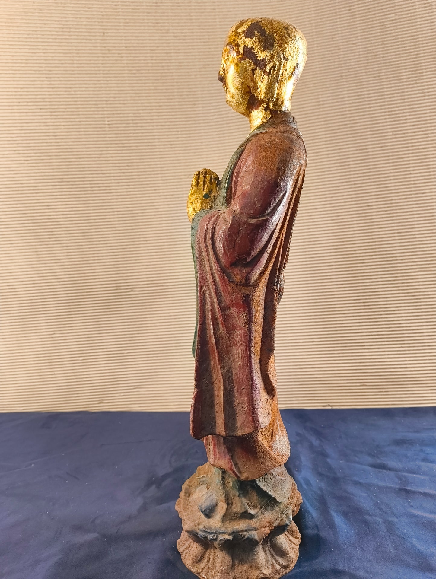 Statue de moine Arahat - Dynastie Tang, statue en métal sur double fleur de lotus.
