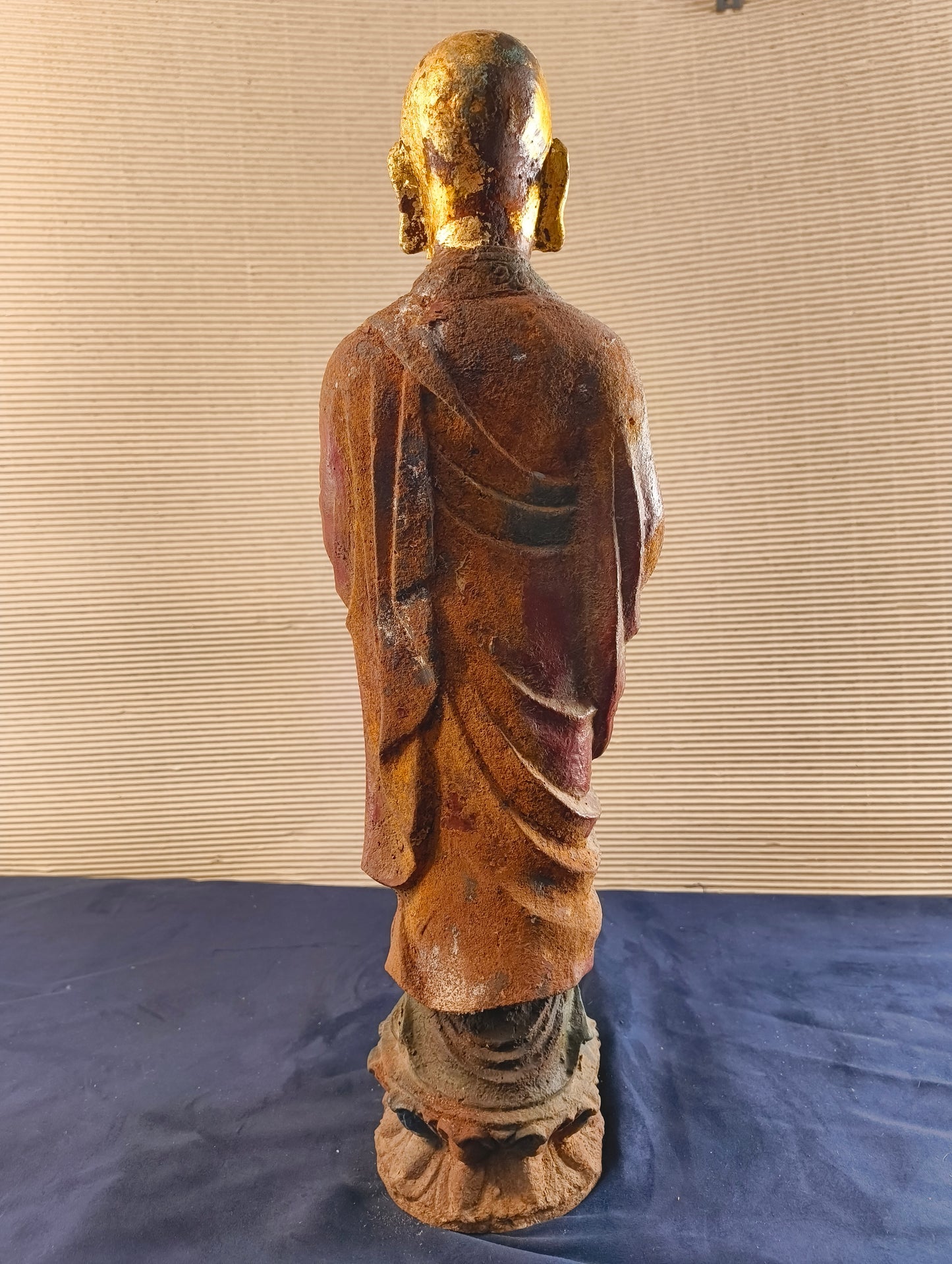 Statue de moine Arahat - Dynastie Tang, statue en métal sur double fleur de lotus.