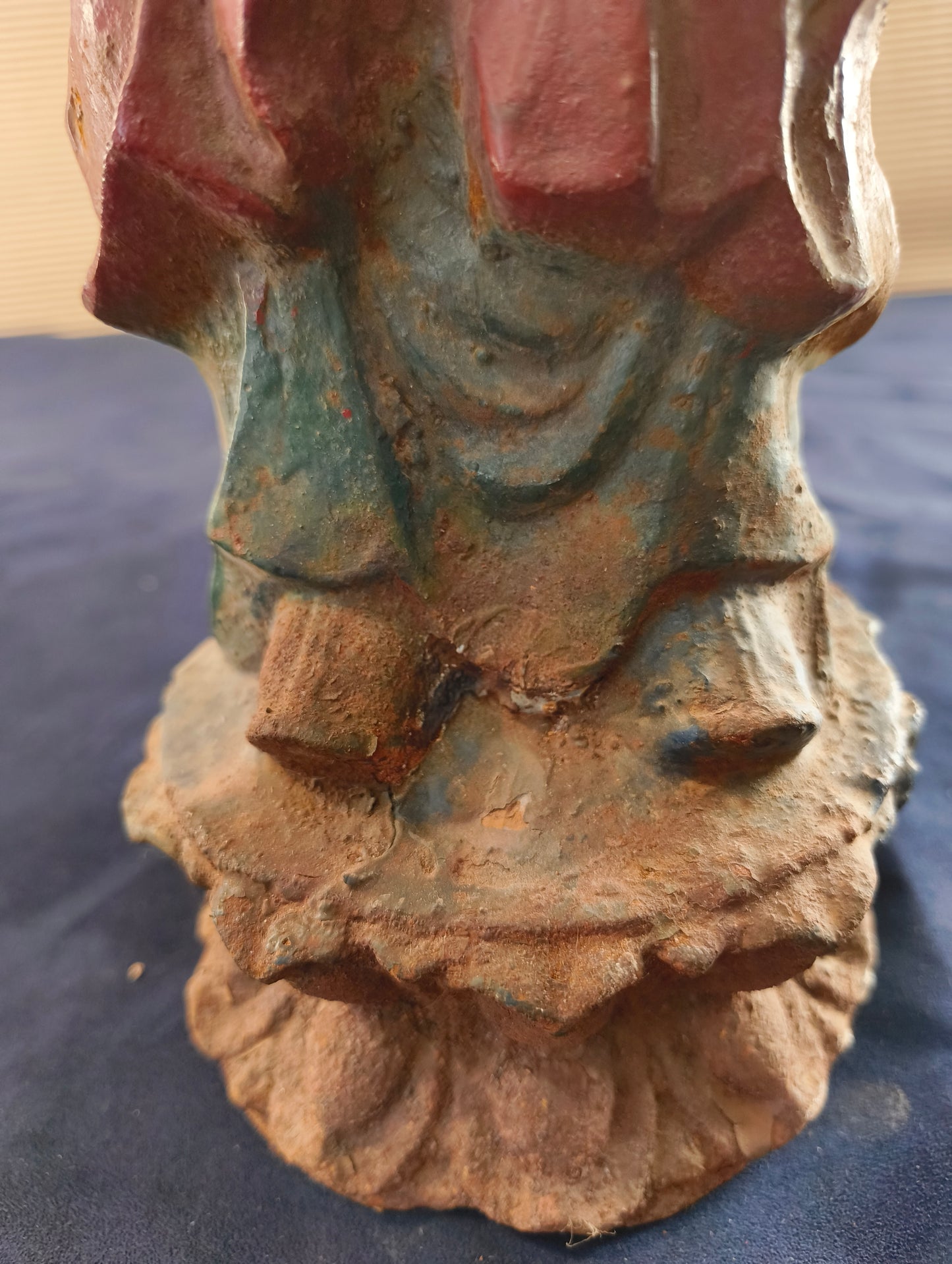 Statue de moine Arahat - Dynastie Tang, statue en métal sur double fleur de lotus.