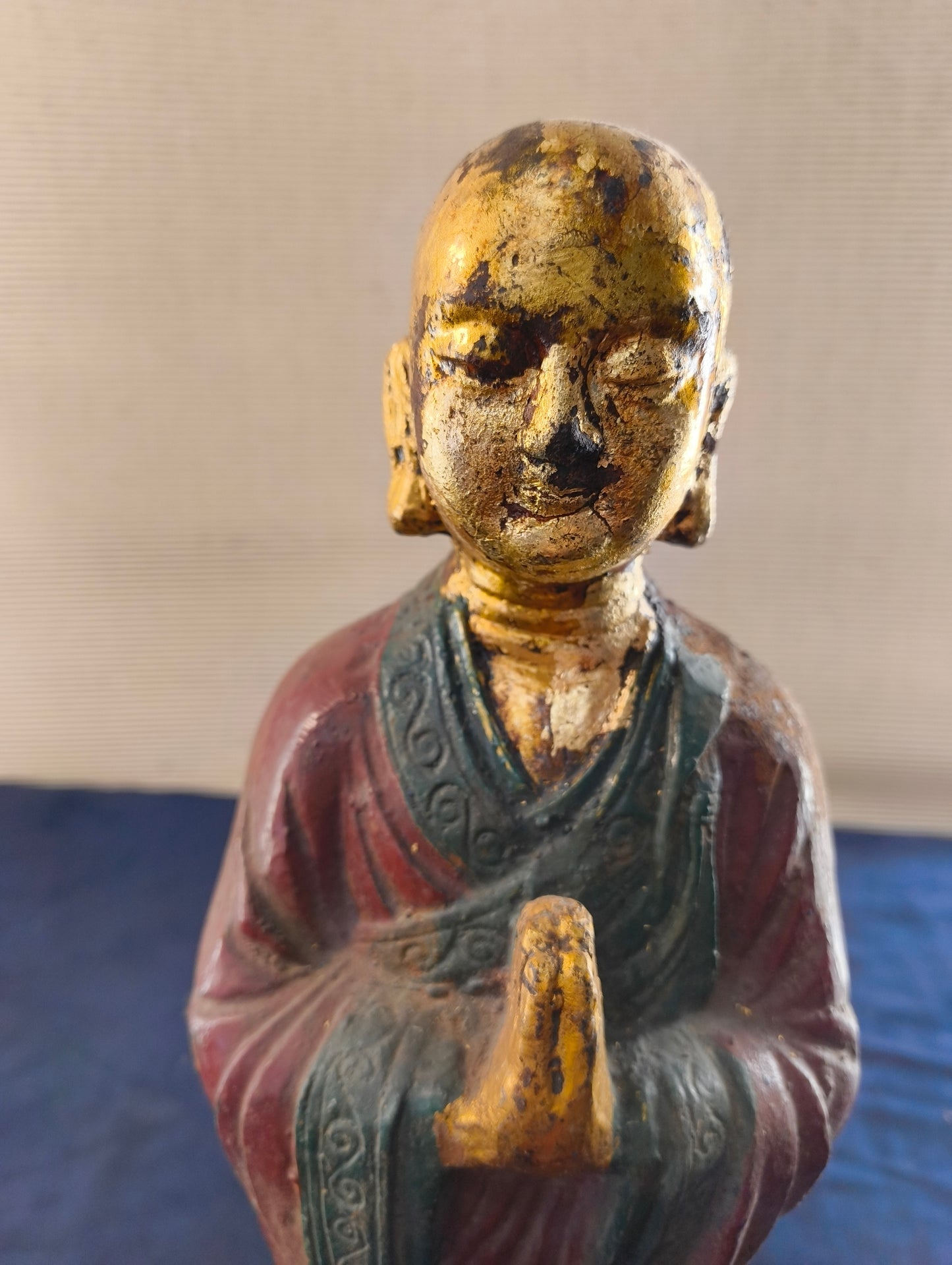 Statue de moine Arahat - Dynastie Tang, statue en métal sur double fleur de lotus.