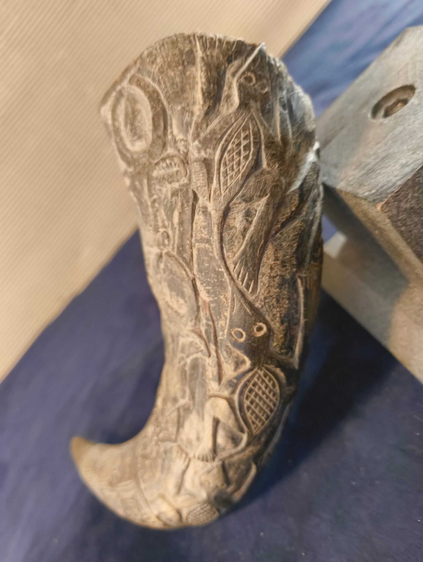 Carved Black Buffalo Horn – Bamun – Cameroon – Africa