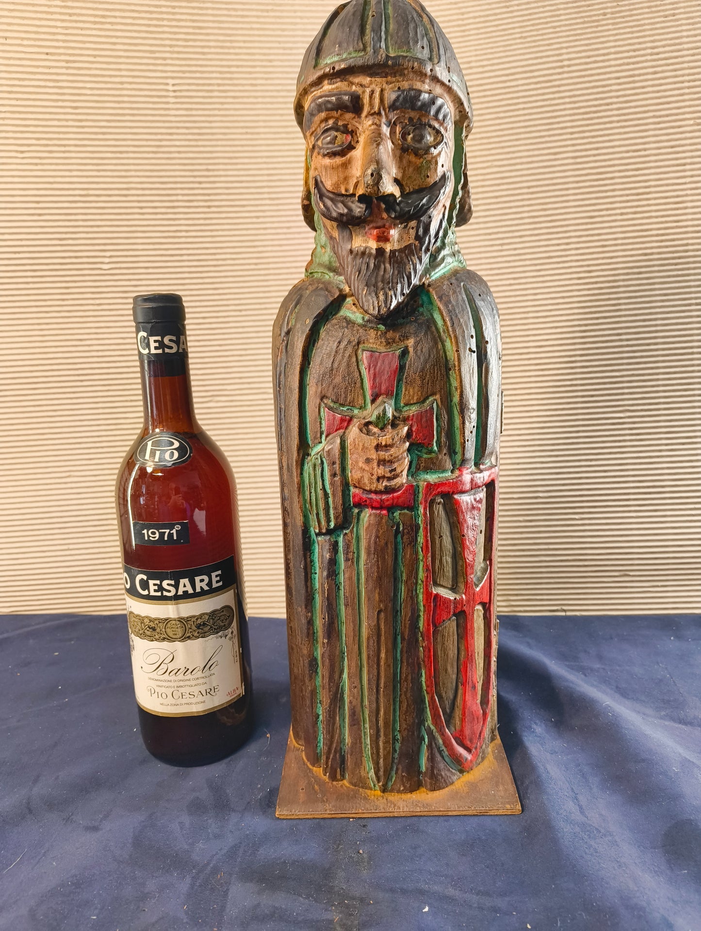 Porte-bouteille anthropomorphe « Le Croisé » - Espagne - 1950/1960