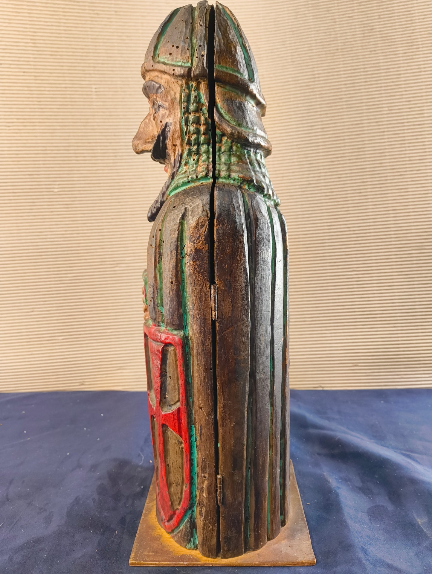 Porte-bouteille anthropomorphe « Le Croisé » - Espagne - 1950/1960