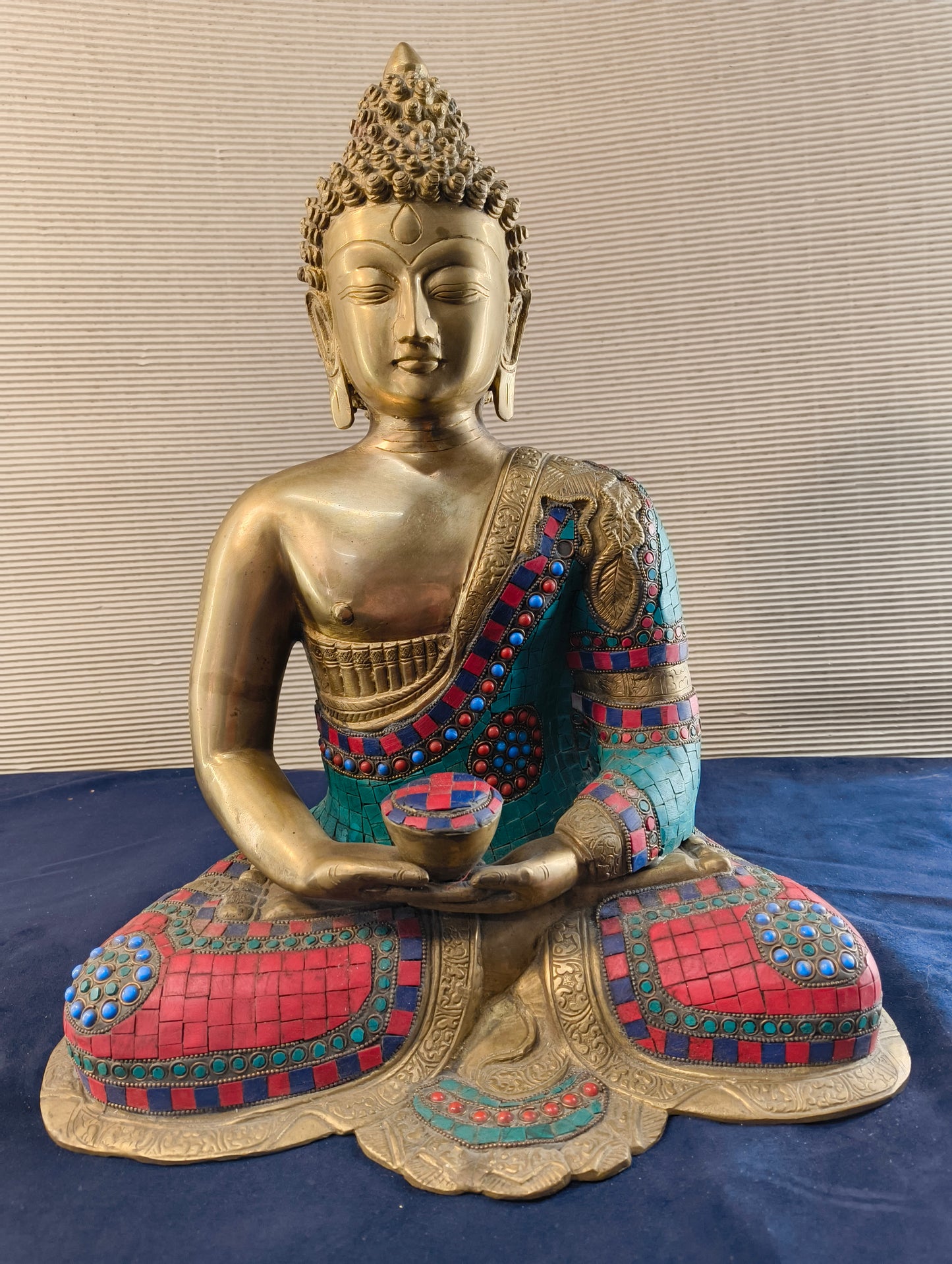 Buddha seduto in dhyanasana con ciotola per raccolta offerte - Ottone - Nepal - fine XX° sec.