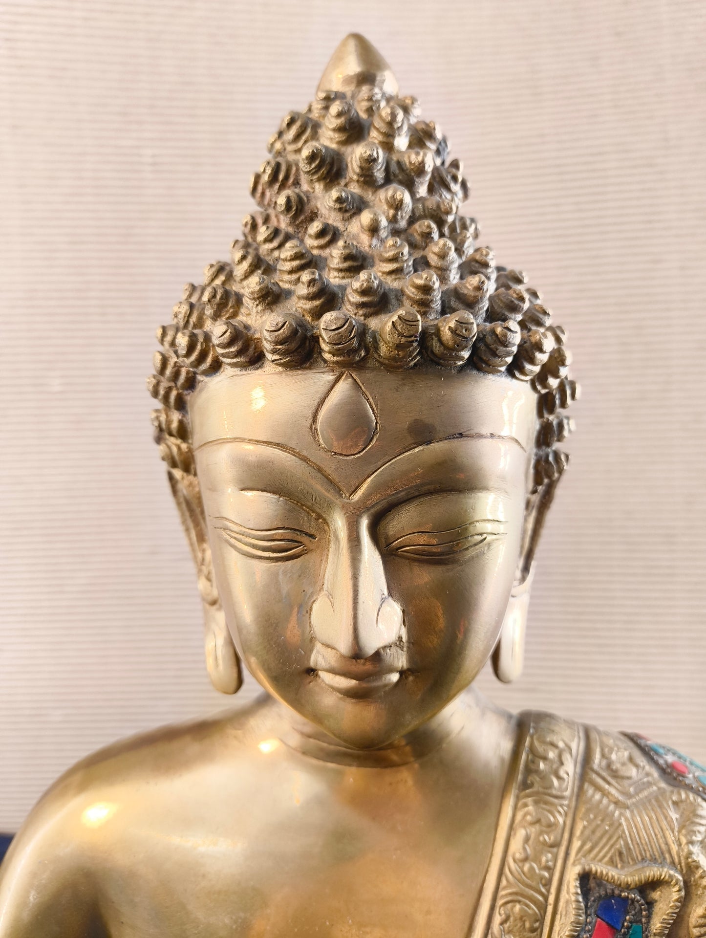 Buddha seduto in dhyanasana con ciotola per raccolta offerte - Ottone - Nepal - fine XX° sec.