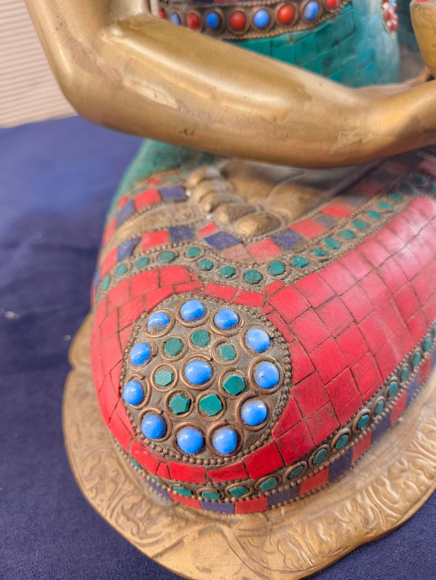 Buddha seduto in dhyanasana con ciotola per raccolta offerte - Ottone - Nepal - fine XX° sec.