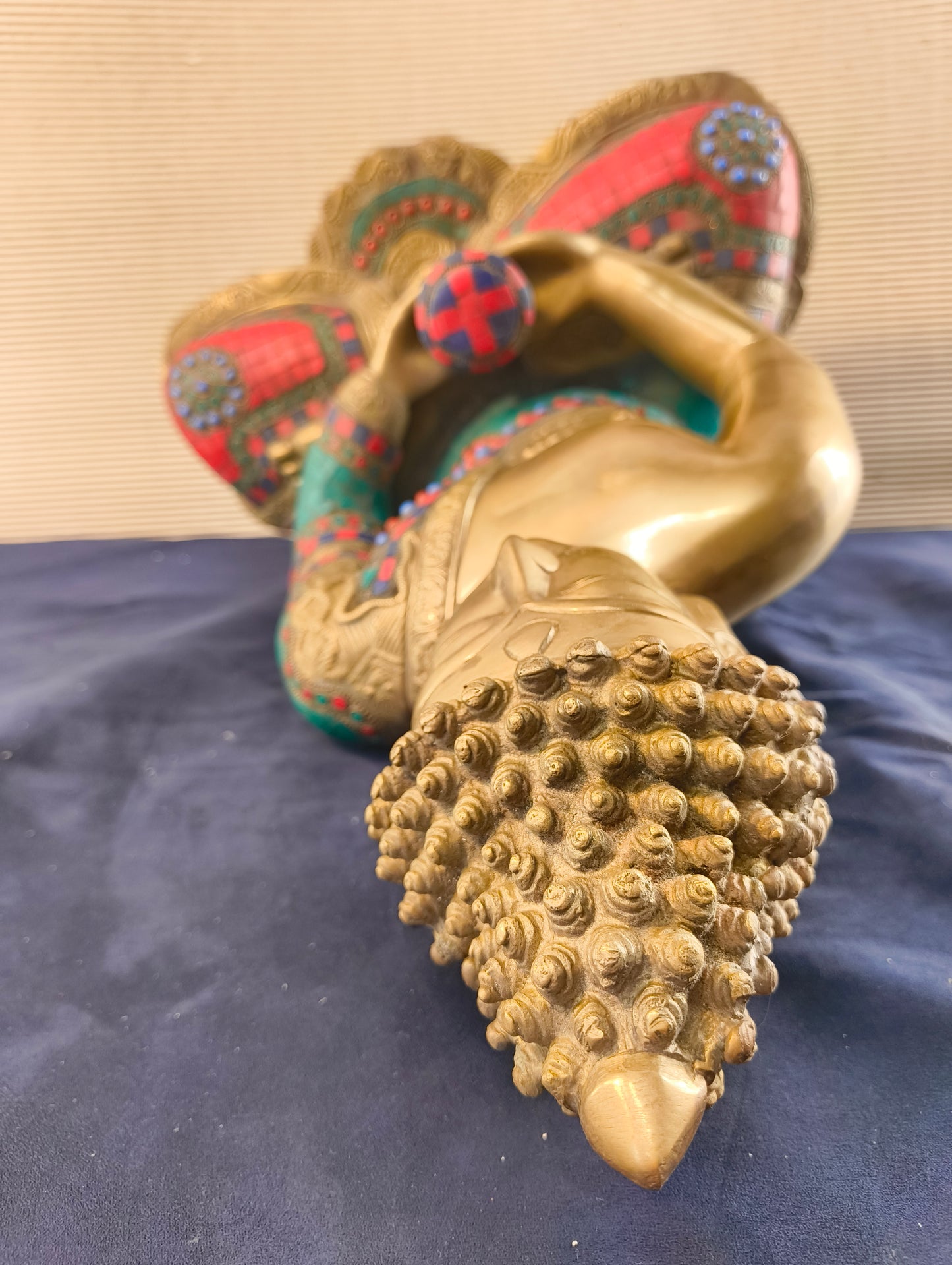 Buddha seduto in dhyanasana con ciotola per raccolta offerte - Ottone - Nepal - fine XX° sec.