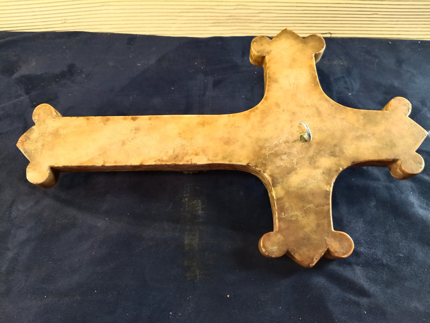 Croce in marmo rosso di Verona con Cristo in pressofusione fine 1800 - Italia -
