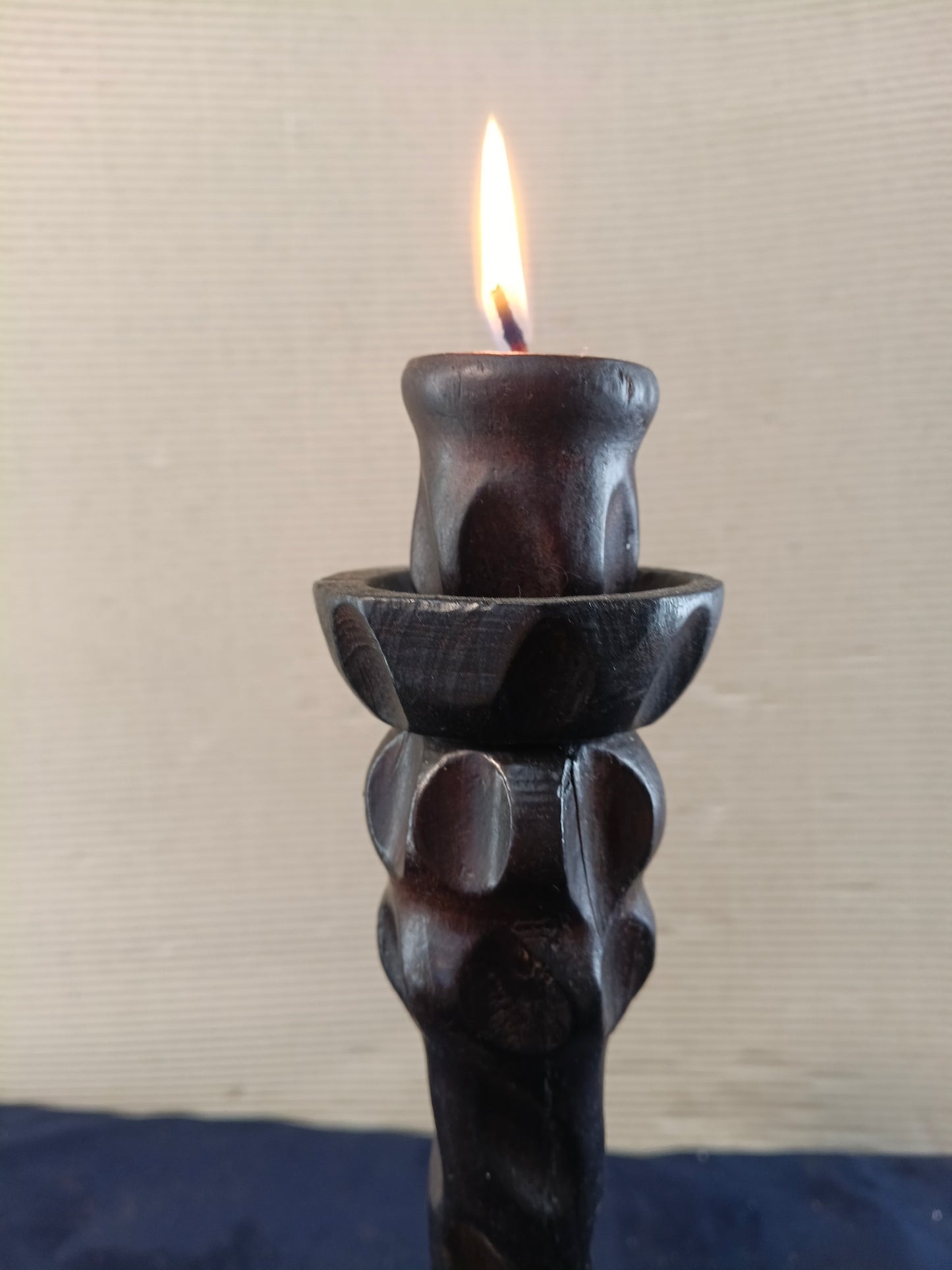 4 candelieri in stile medioevale popolare in legno - Italia