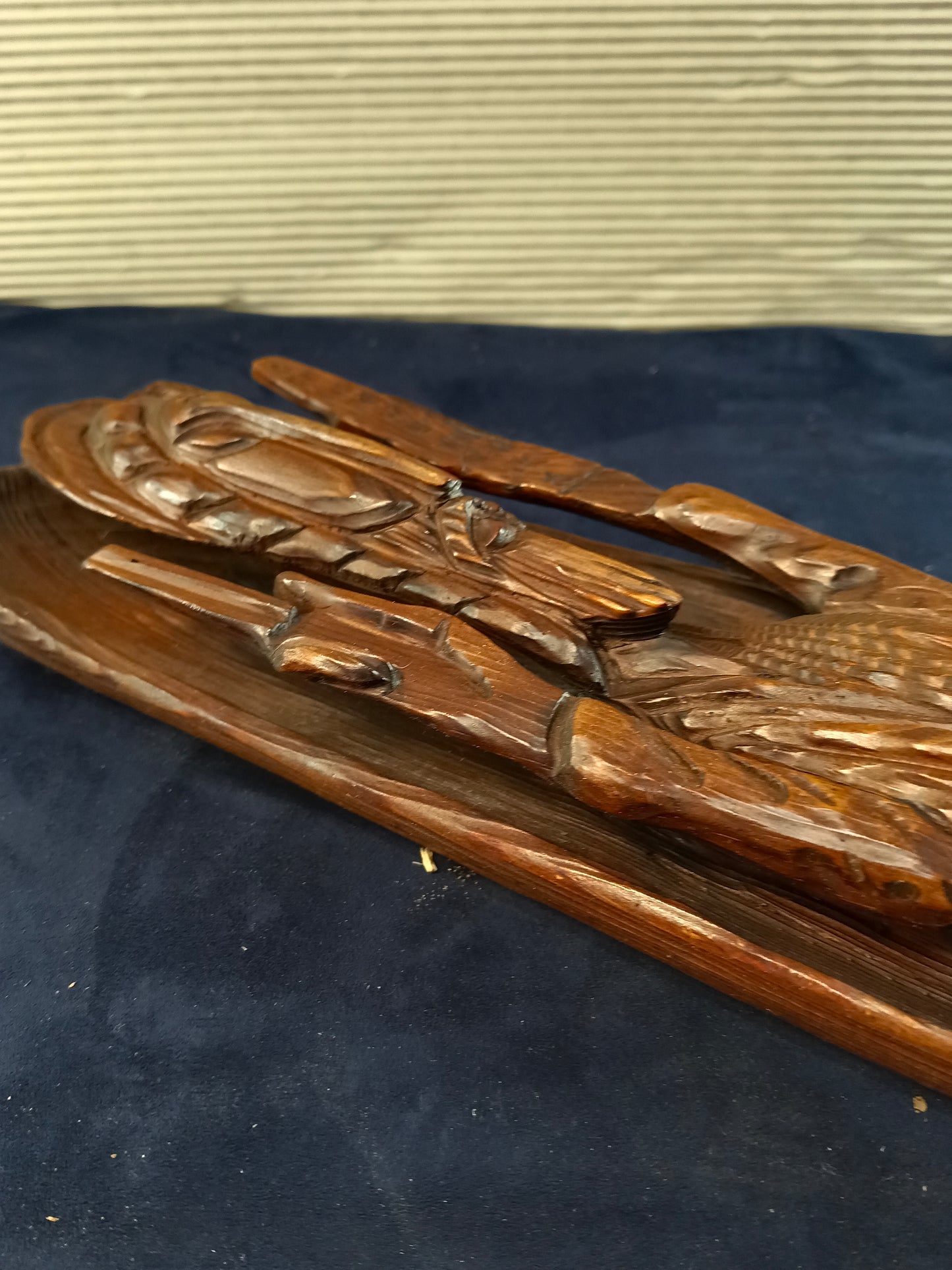 Scultura in legno in altorilievo raffigurante Mosè con le Tavole della Legge - Europa - 51 cm