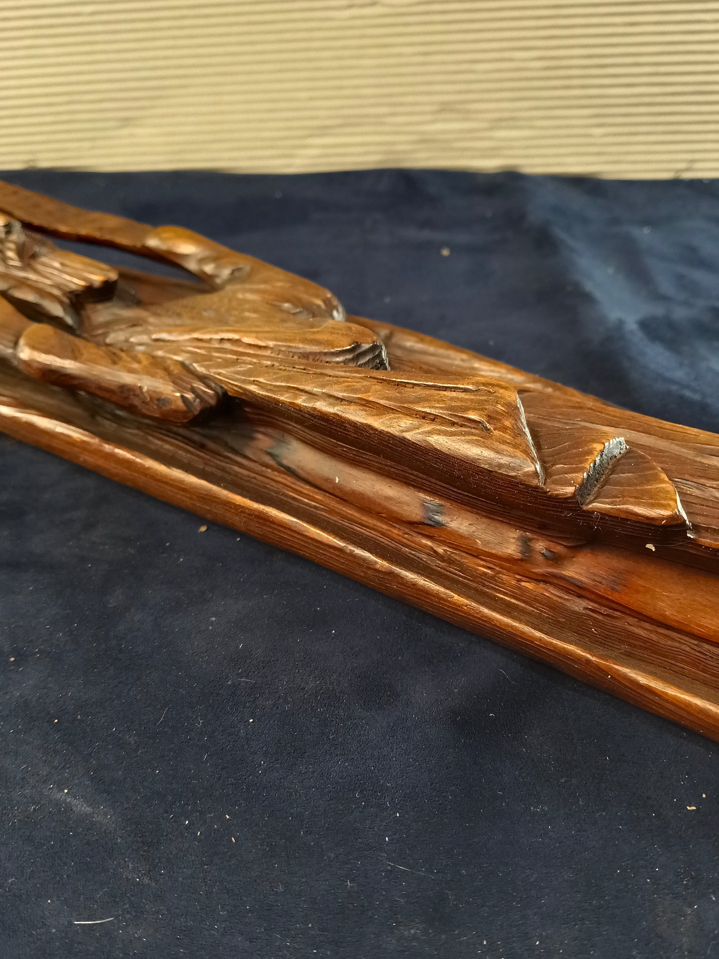 Scultura in legno in altorilievo raffigurante Mosè con le Tavole della Legge - Europa - 51 cm