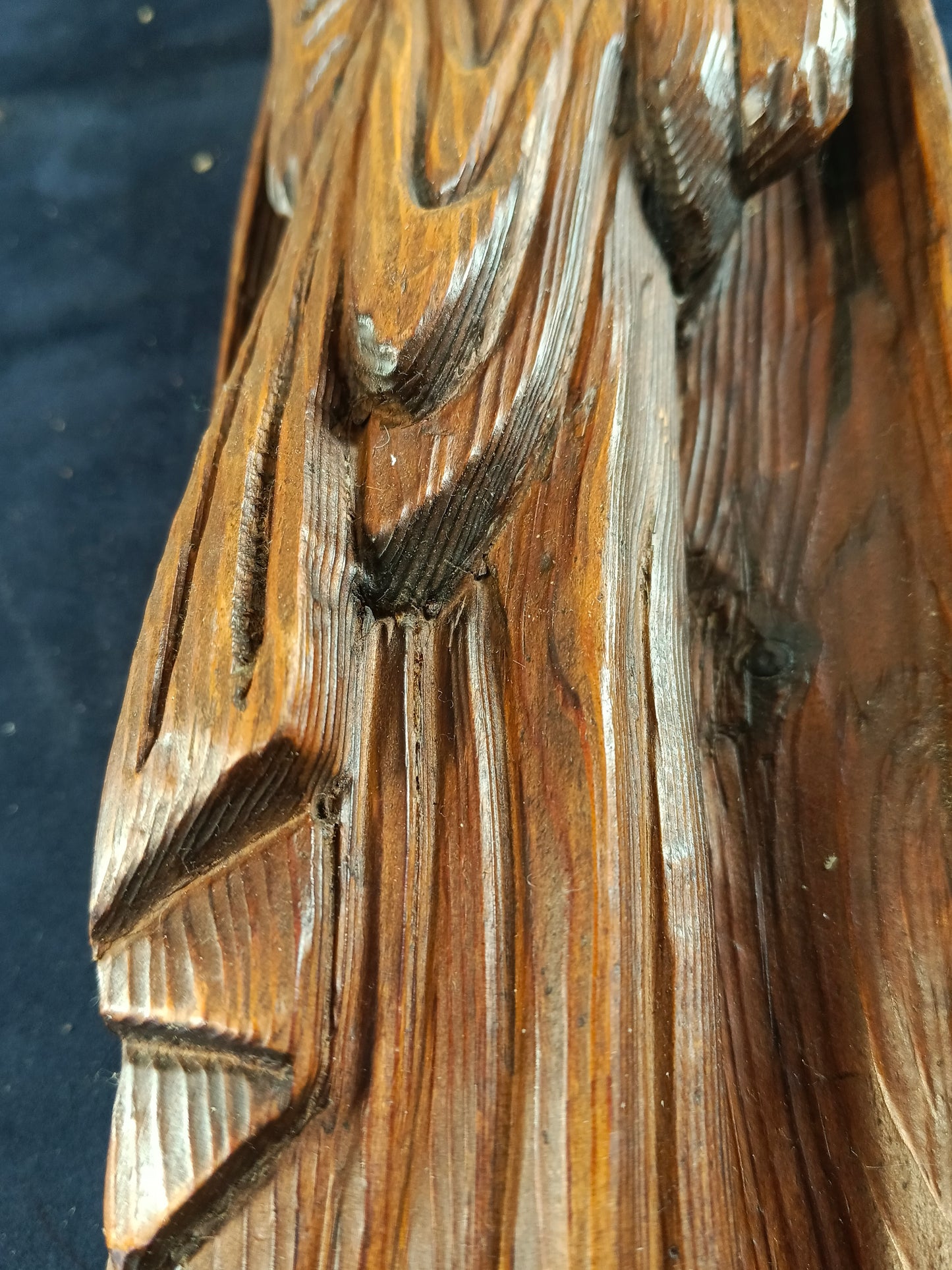 Scultura in legno in altorilievo raffigurante Mosè con le Tavole della Legge - Europa - 51 cm