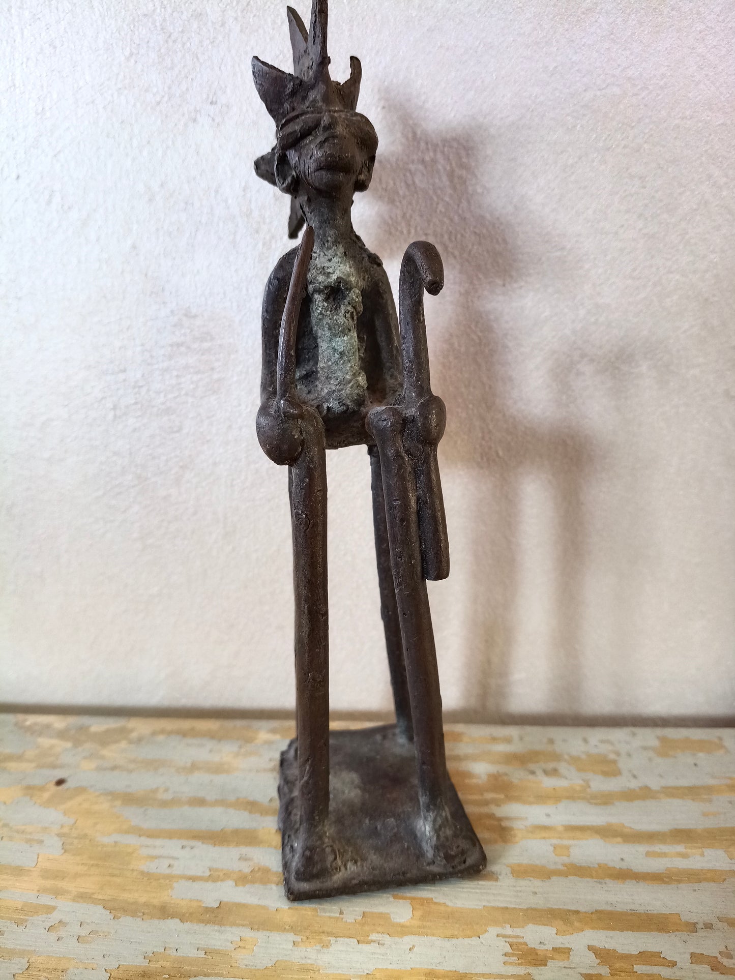 Scultura in bronzo figura antropomorfa con testa stellata – Arte Akan (Ghana, Costa d’Avorio)
