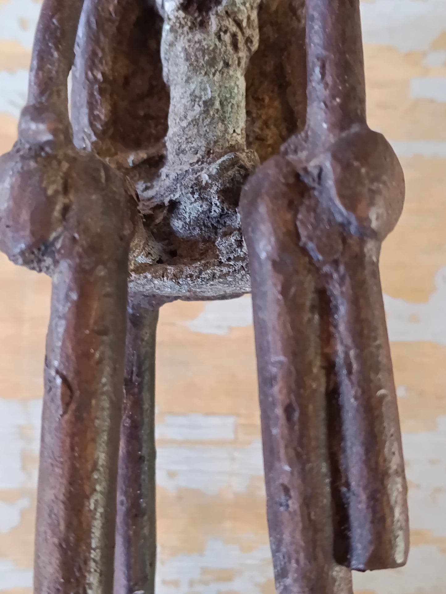 Scultura in bronzo figura antropomorfa con testa stellata – Arte Akan (Ghana, Costa d’Avorio)