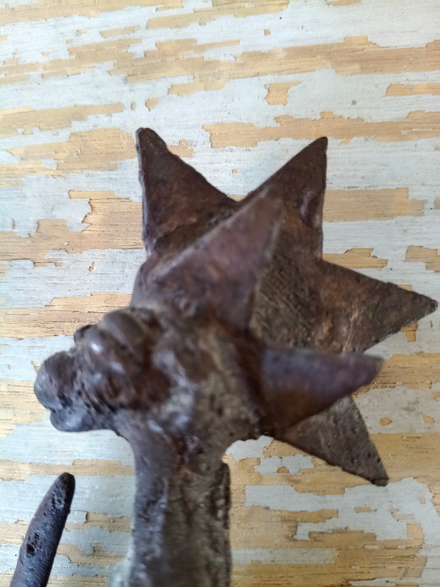 Scultura in bronzo figura antropomorfa con testa stellata – Arte Akan (Ghana, Costa d’Avorio)