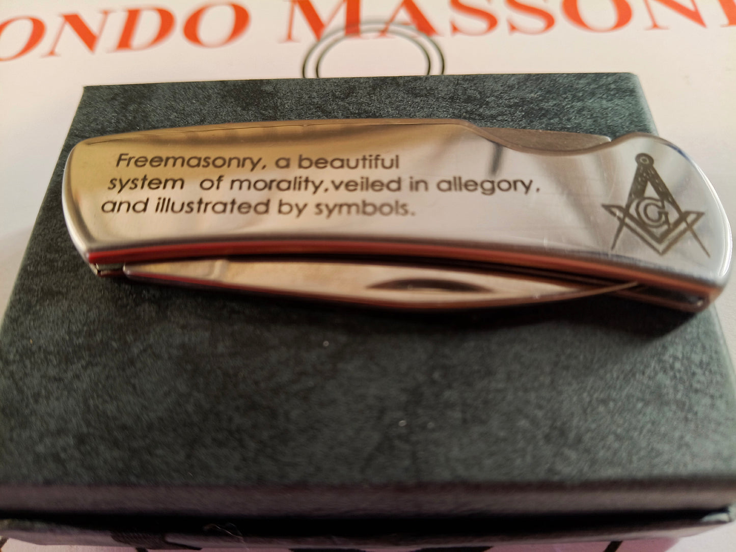 2 coltellini massonici in acciaio con simboli e scritte - Inghilterra - fine XX° Secolo