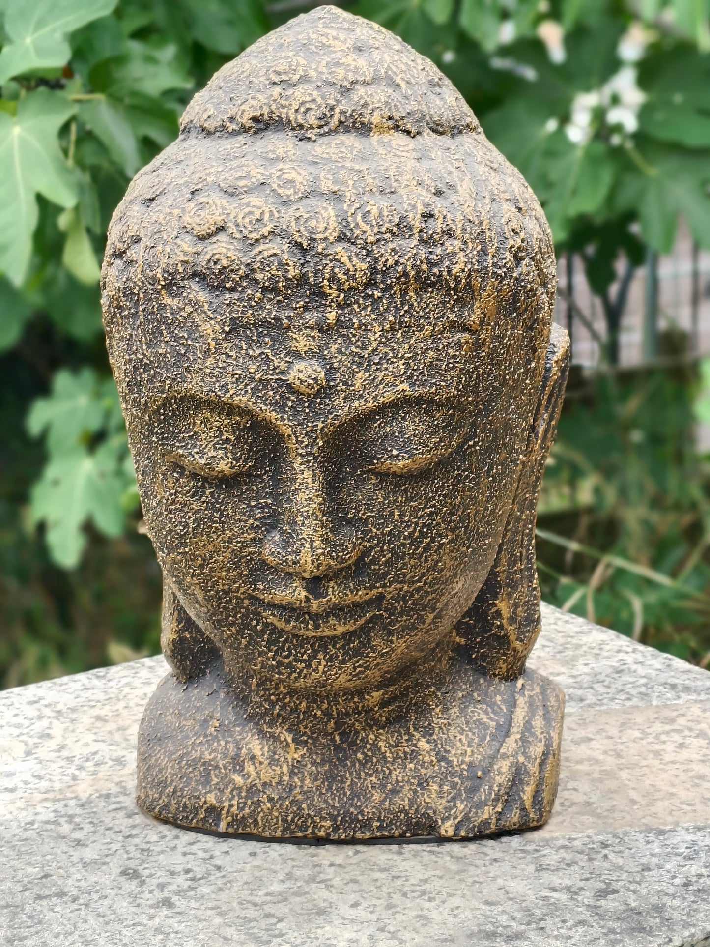 Testa Buddha - Polimerico, gesso, vetroresina, acrilici - Indonesia - 21° secolo