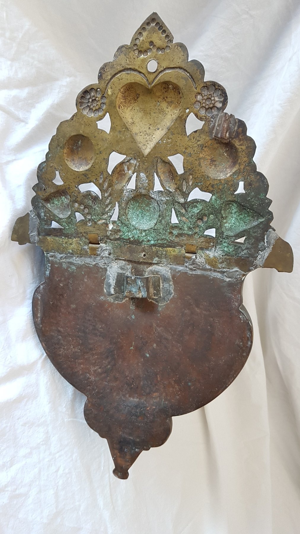 Bénitier antique en cuivre et laiton, avec couvercle et robinet - Italie - (bénitier) début XXe siècle