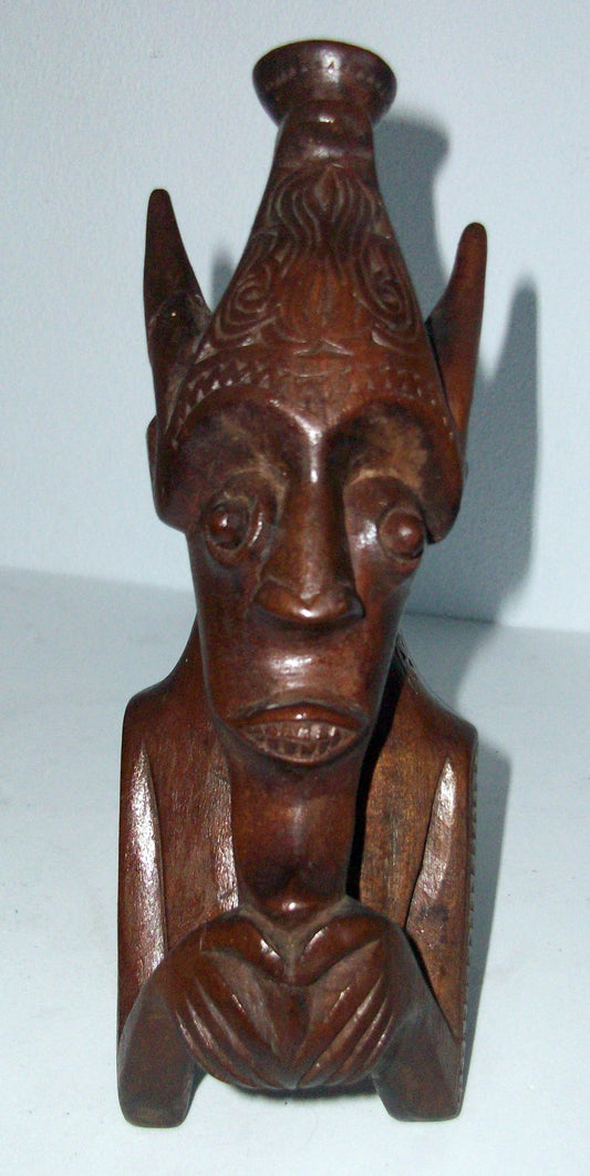 Grand récipient Naga Morsarang en corne et bois sculpté - Batak Toba - Sumatra du Nord - Indonésie