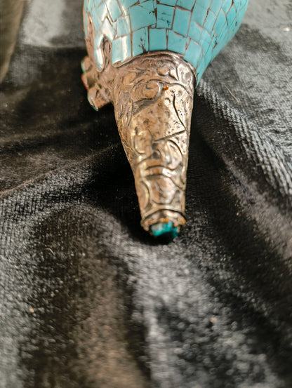 Conchiglia Tromba rituale tibetana rivestita con metallo e pietre