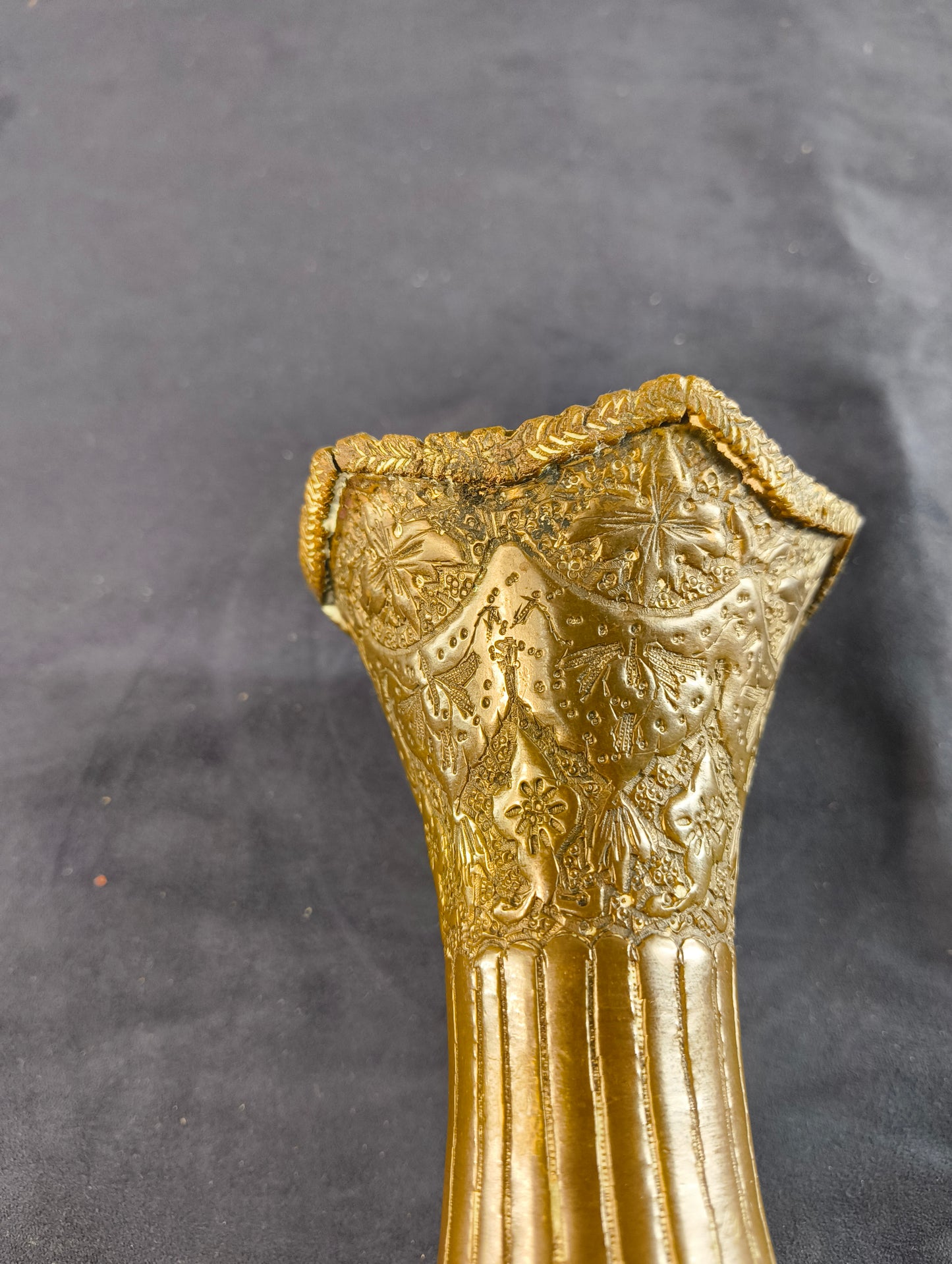 Bottle vase - Patinated brass - heron and flowers - Persia - Late 19th - early 20th century