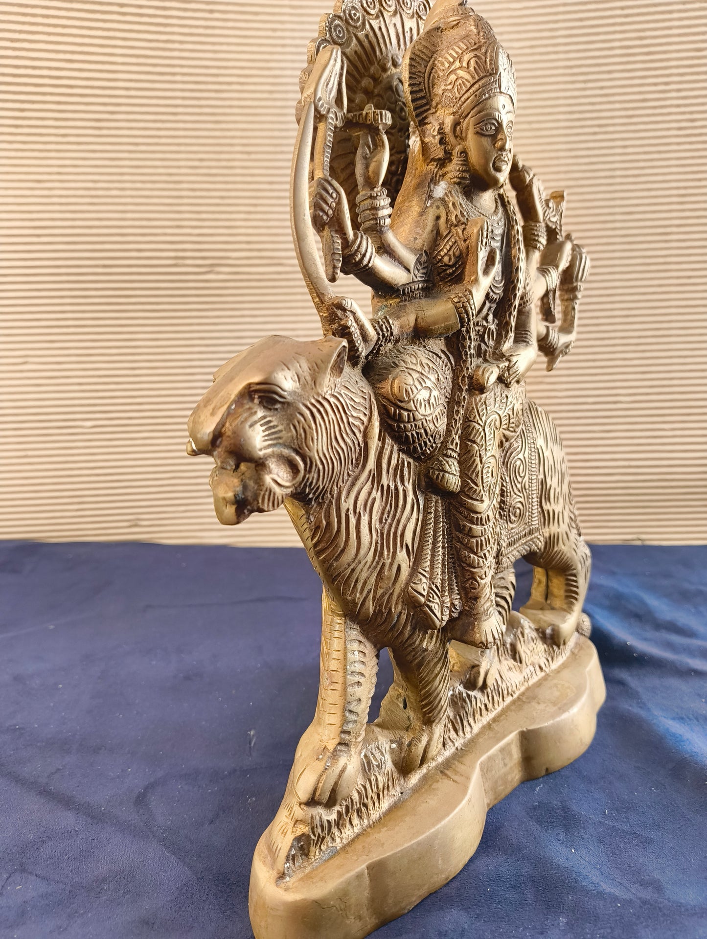 Durga with Tiger - Statue - Patinated bronze - India - Second half of the 20th century