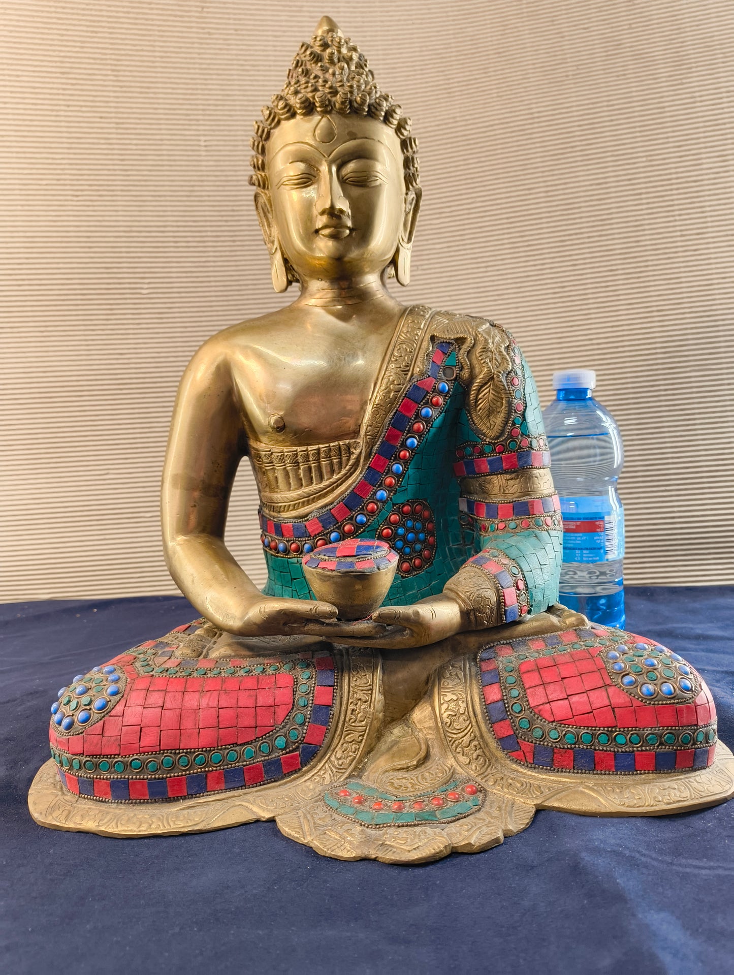 Buddha seduto in dhyanasana con ciotola per raccolta offerte - Ottone - Nepal - fine XX° sec.