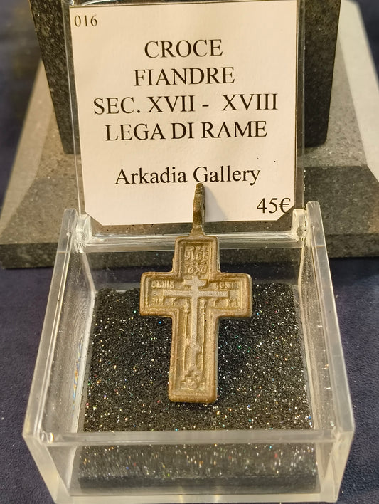Croce da scavo -  Fiandre - lega di rame - sec. XVII° -XVIII°