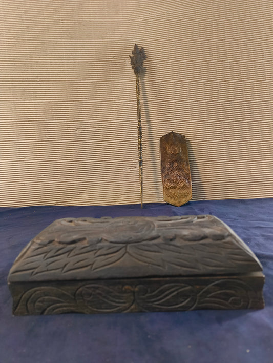 Kit per effettuare dei tatuaggi magici "Sak Yantin" scatola di legno scolpita a mano – XVIII° secolo – Asia