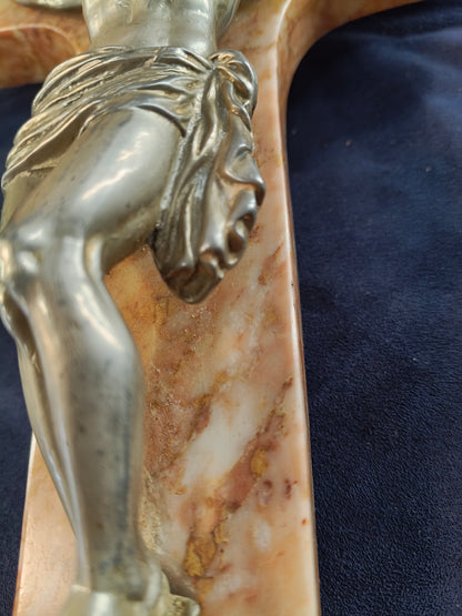 Croce in marmo rosso di Verona con Cristo in pressofusione fine 1800 - Italia -