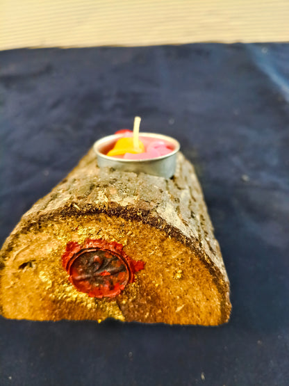 4 candelieri in stile medioevale popolare in legno - Italia