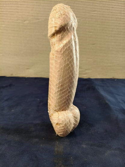 Lingam in legno e pelle di serpente rosa - Kerala - India - fine XX secolo