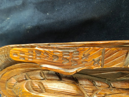 Scultura in legno in altorilievo raffigurante Mosè con le Tavole della Legge - Europa - 51 cm