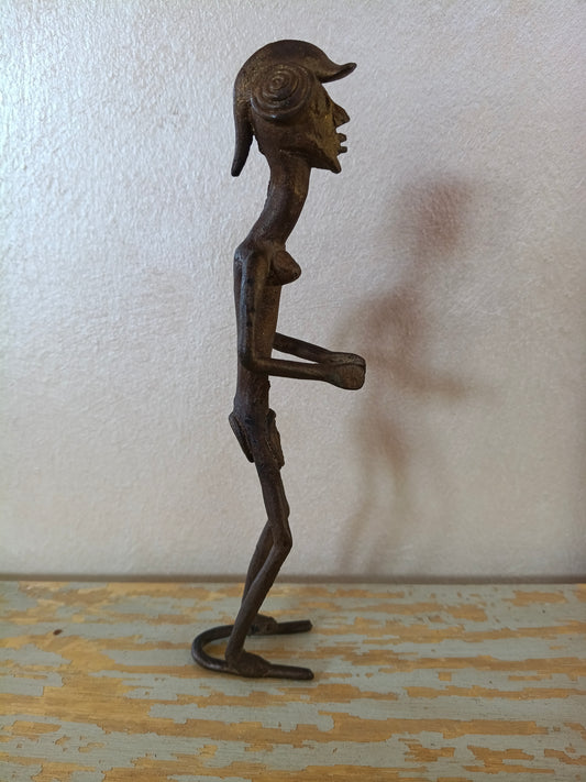 Figura femminile rituale in bronzo – Popolo Lobi – Burkina Faso - seconda metà del XX° secolo.