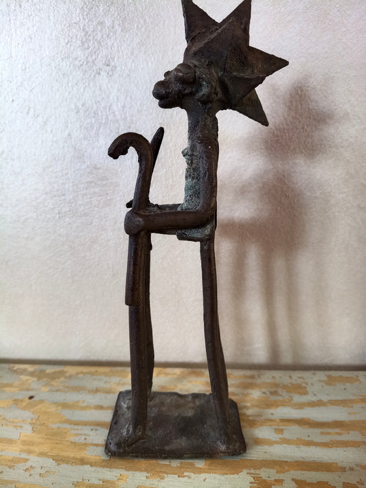 Scultura in bronzo figura antropomorfa con testa stellata – Arte Akan (Ghana, Costa d’Avorio)