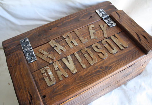Cassa in legno e ferro lavorazione artigianale, "HARLEY DAVIDSON" - anni '80 - Italia